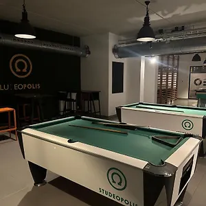 https://furnished-2-bedroom-apartment-in-city-center.brusselshotelsbook.com