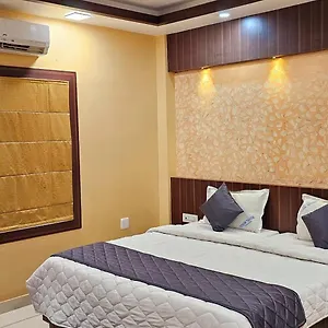 Hotel Royal Wings, Elūr
