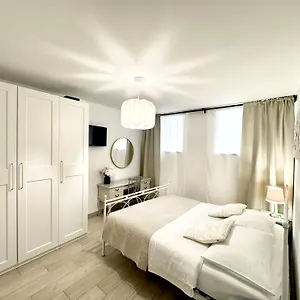 charming-apartment-in-split-center.splithotels.org/