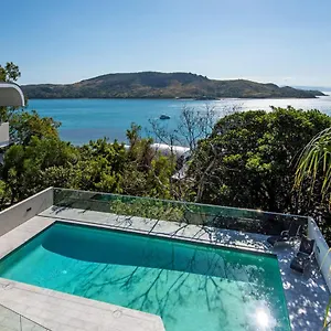 waves-3-luxury-3-bedroom-endless-ocean-views-central.queenslandhotels.net/